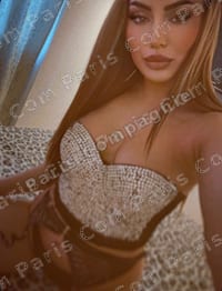 Mery, accompagnatrice à Bucarest (8/10)