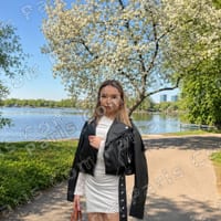 Sofia, accompagnatrice à Bucarest (3/8)